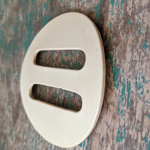 Lot of 3 Round Vintage Buckles - Cream Celluloid & Metal with Fabric - Picture 3 of 14